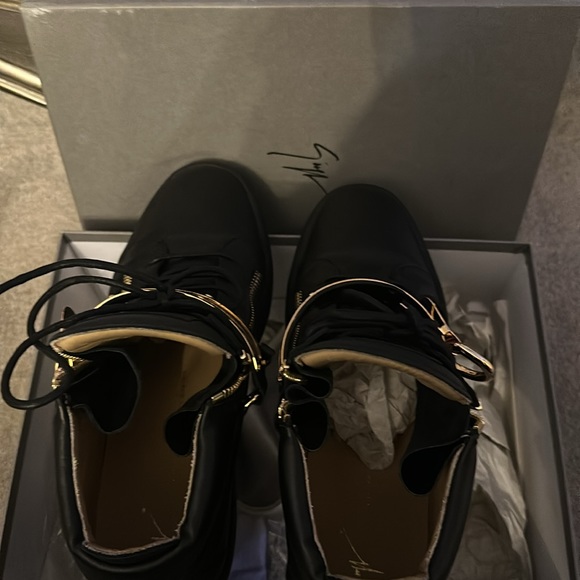 Black Giuseppe zanotti designer sneakers 100% authentic excellent condition - Picture 6 of 9